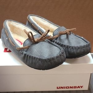 Union Bay Moccasin style Slippers Size‎ 6 Brand New